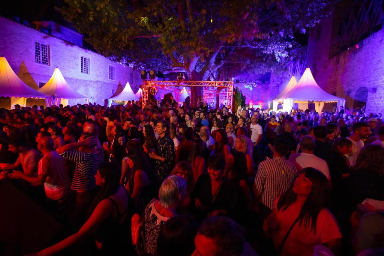 Tout Confort ! Calme, Climatisation, Piscine, Parking Gratuit, Grande Terrasse, Netflix, Wifi Carcassonne Eksteriør billede